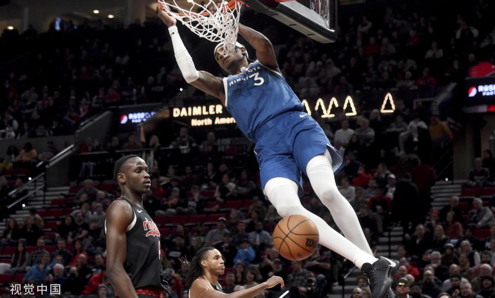 他在关键时 他在关键时