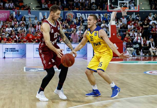 雷霆凭借 雷霆凭借